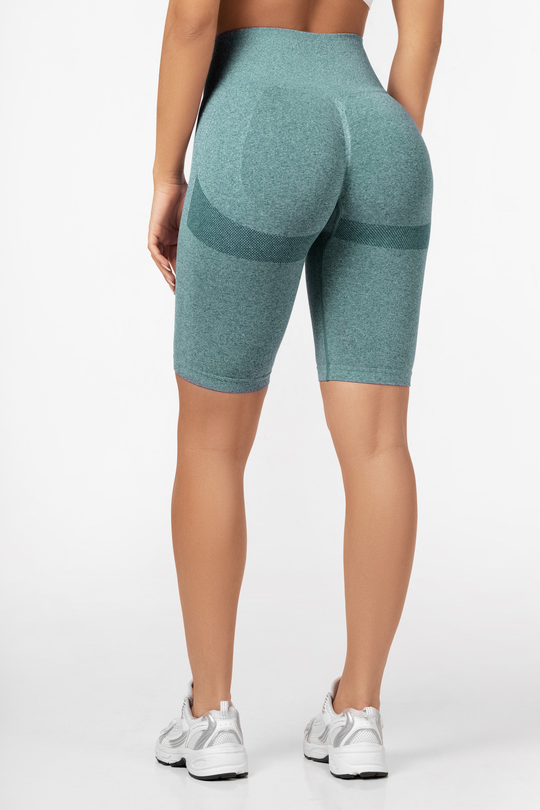 Peachy scrunch seamless shorts care conturează fundul