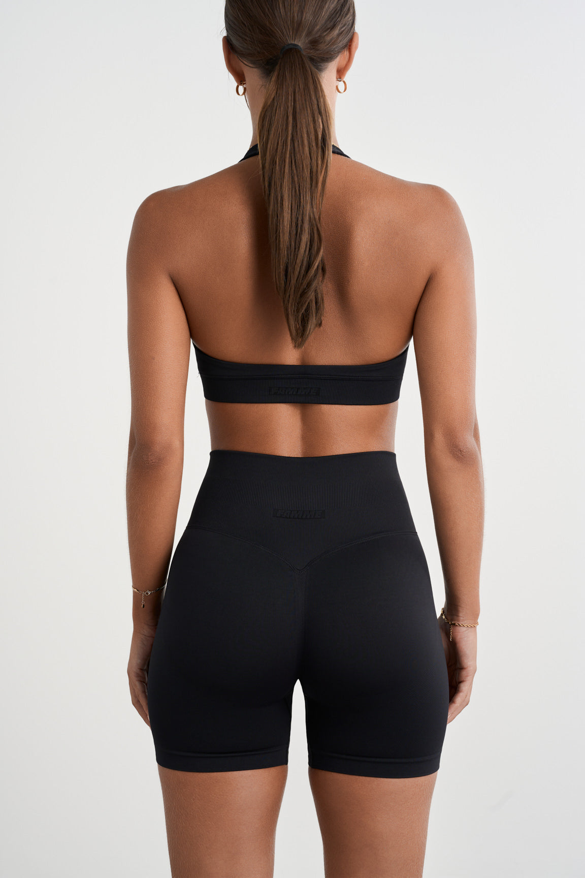 Sculpt Halterneck Sports Bra - for dame - Famme - Sports Bra